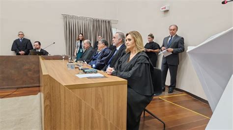 Berenice Capuxú toma posse como a sétima desembargadora na história do