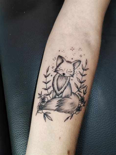 Tatuagem Raposa no braço Tatuagem Desenhos para tatuagem Tatuagem