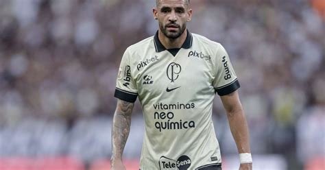 Renato Augusto Gil E Giuliano N O Ficar O No Corinthians Para