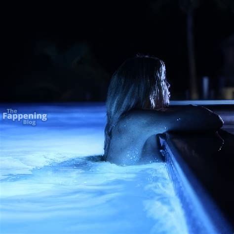 Khloé Kardashian Nude Leaked 10 Photos OnlyFans Leaked Nudes