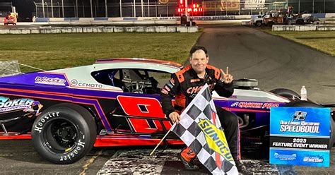 Truckin Todd Owen Overcomes Rough Day To Win Sk Mod Feature At New