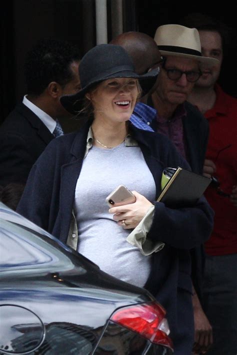 Photo Exclusif Blake Lively Enceinte Se Balade Dans Les Rues De