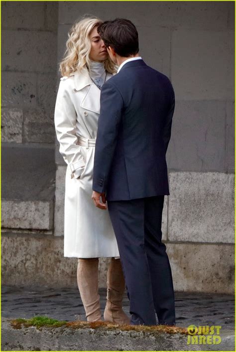 Tom Cruise & Vanessa Kirby Share On-Set Kiss for 'Mission: Impossible 6': Photo 3894128 ...