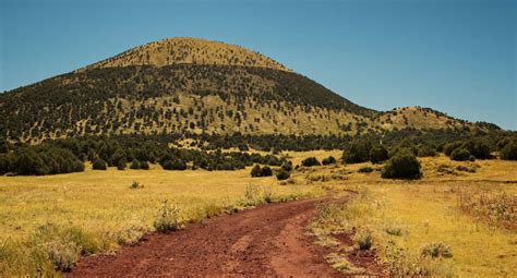 A Dramatic Extinct Cinder Volcano Discover New Mexicos Capulin