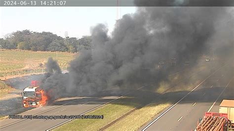 Carreta Bitrem Pega Fogo Na Rodovia Marechal Rondon Em Lav Nia