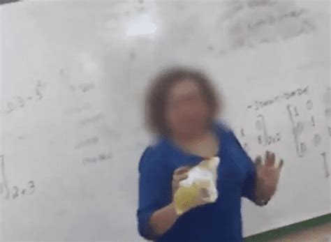 Aluno Gera Revolta Ao Presentear Professora Negra No Dia Da Mulher