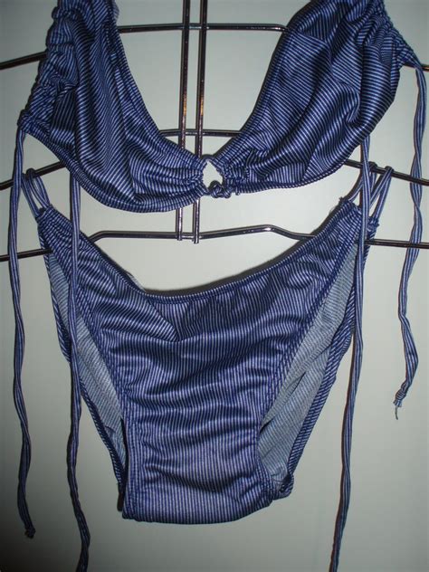 O CANTINHO DA SININHO BIKINI RISCAS AZUIS E BRANCAS