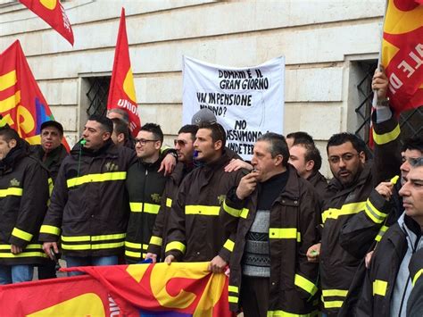 Presidio Precari Vigili Del Fuoco A Bari Notizie Ansa It