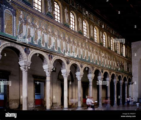 Interior De La Bas Lica De San Apolinar Nuovo Mosaicos