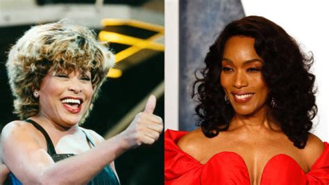 Tina Turner Gives Angela Bassett Her Flowers In Touching Time100 Tribute