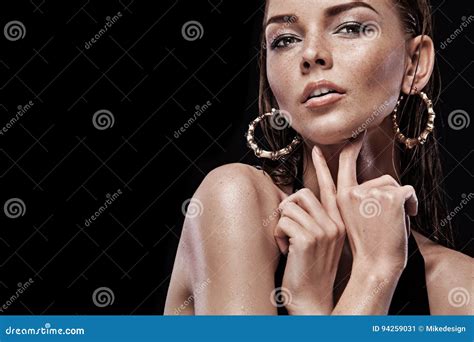 Frau im Bikini stockbild Bild von frau zauber schön 94259031