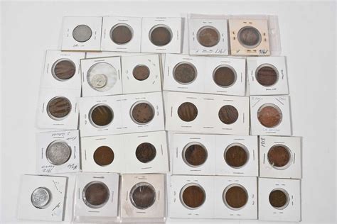 Selection of collector coins including several Canadian large pennies etc.