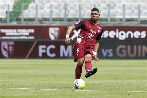 Anciens Simon Falette Ex Fc Metz Retrouve Un Club Socios Fc Metz