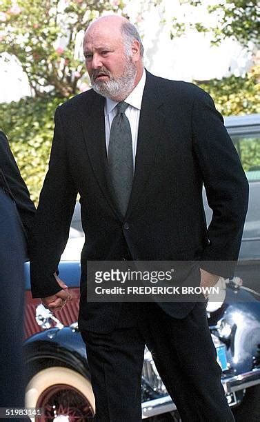 Carroll O Connor Funeral Photos and Premium High Res Pictures - Getty ...