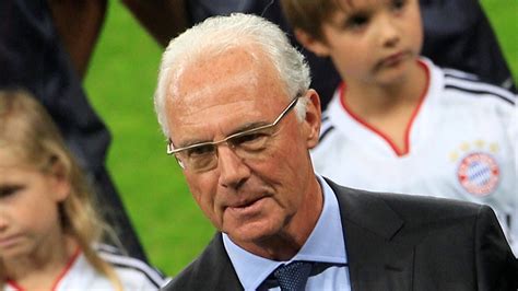 Franz Beckenbauer, World Cup-winning German and Bayern Munich great ...