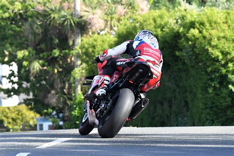 Todd Wins Senior Tt Hicky Crashes Out Dunlop Takes Total To