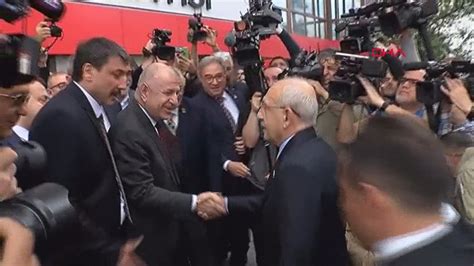 Kılıçdaroğlu nu Zafer Partisi Genel Merkezi önünde Ümit Özdağ