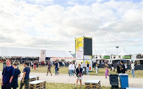 On Attend 65 000 Festivaliers Par Jour Aux Ardentes Dans Deux