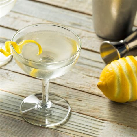 Vesper Martini (James Bond's Recipe) - Insanely Good