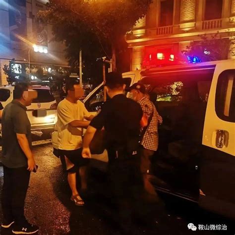 雨夜 为八旬老人照亮回家的路老大爷市公安局家人