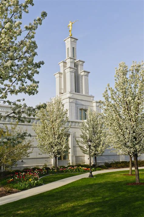 The Columbia River Washington Temple In The Spring