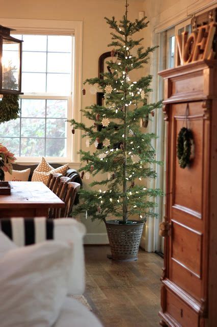 15 Simple Christmas Decor Ideas How To Simplify Simple Christmas