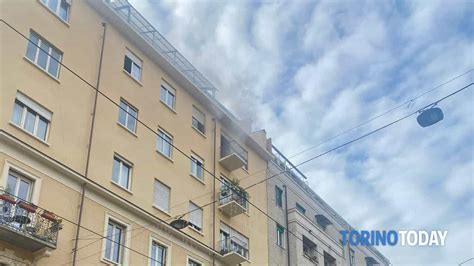 Incendio A Torino San Donato A Fuoco Un Appartamento Evacuato L