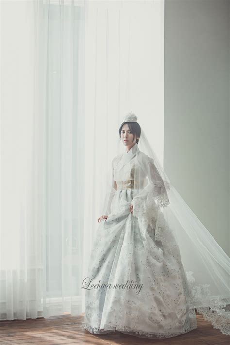 Modern Korean Style Wedding Dress