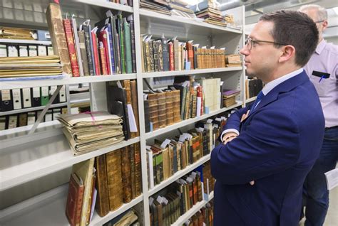 Hofbibliothek Der Marienburg Kehrt Nach Niedersachsen Zur Ck