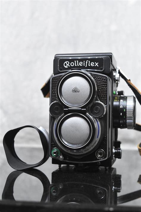 【やや傷や汚れあり】【送料無料】rolleiflex 28f Xenotar 80mm F28 ローライフレックス 二眼レフ フィルム