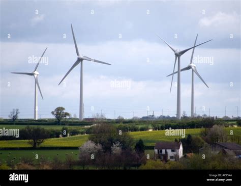 Wind Turbine Spinning Stock Photo Alamy