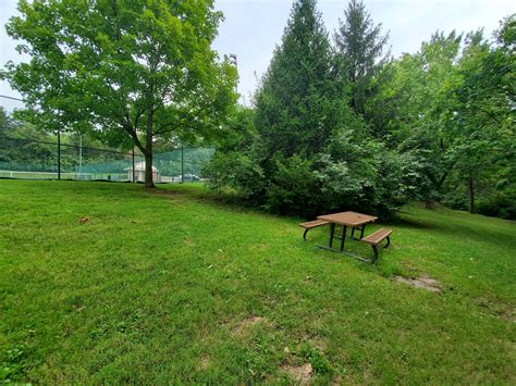 Play St. Louis: Lake School Park, Creve Coeur