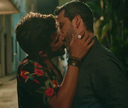 Globo Surpreende A Todos E Promove Beijo Gay Entre Dois Gal S Assista