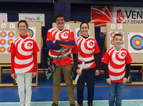 concours débutants à Pouzauges LES ARCHERS SABLAIS