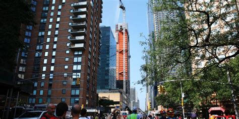 New York Crane Collapses Into Skyscraper, 6 Injured - Business Insider