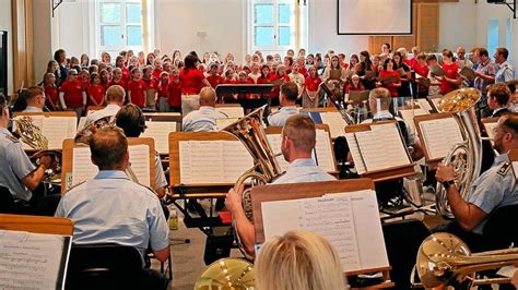 Bad Lobenstein Schüler Eltern Lehrer Chor tritt mit dem