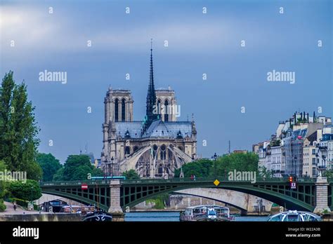 Sena river hi-res stock photography and images - Alamy