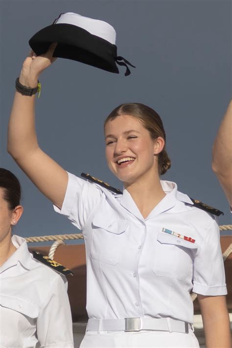 Indignaci N P Blica Porque Una Revista Filtr Una Foto En Bikini De La Princesa Leonor