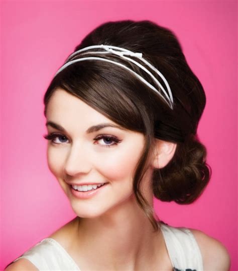 20 Pretty Hairstyles With Headbands