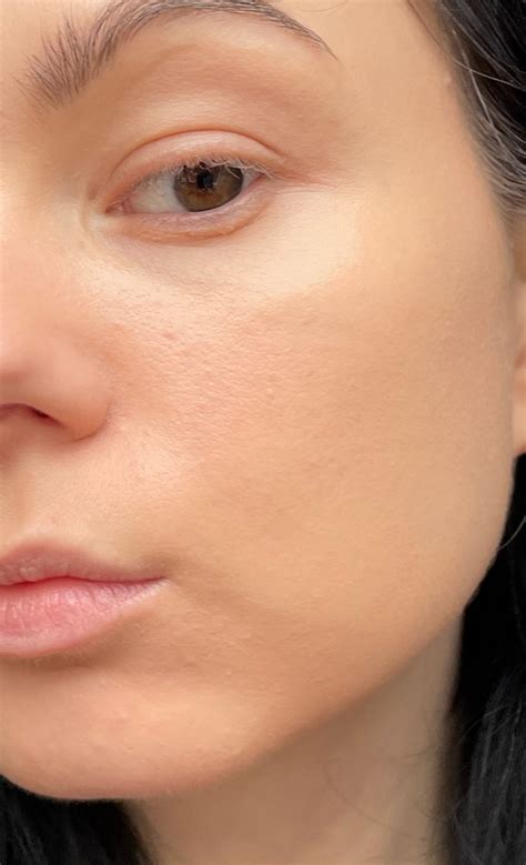 Тональный крем Serum Foundation Perfect Nude second skin effect от