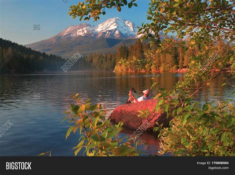 Mount Shasta Volcano Image & Photo (Free Trial) | Bigstock