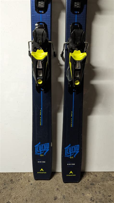 Skis Alpins Dynastar 8