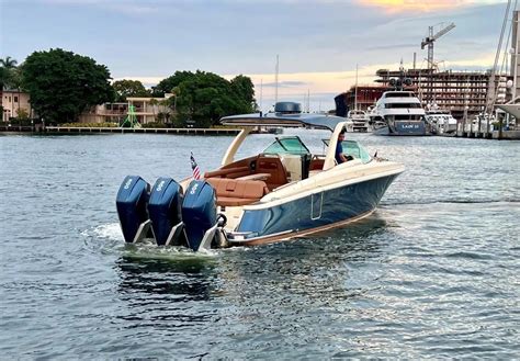 Chris Craft Launch Gt Hmy Yachts