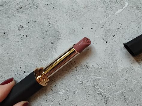 Без лукавства L oreal Colour Riche Intense Volume Matte Lipstick 602 Le nude admirable