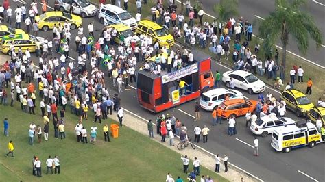 Taxistas Fazem Protesto Contra Servi O De Transporte Particular Da Uber