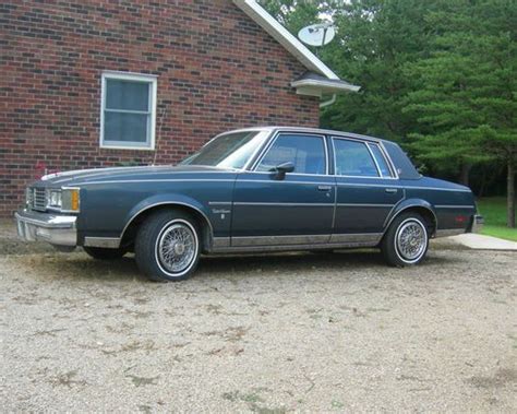 Find Used Oldsmobile Cutlass Supreme Brougham Sedan Door L In