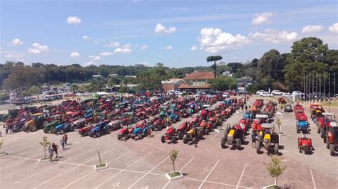 Vídeo Centenas de agricultores participam de missa solene e bênção das