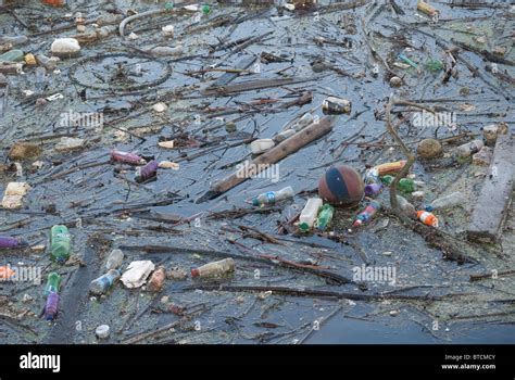 Flotsam and jetsam or filth and pollution Stock Photo - Alamy