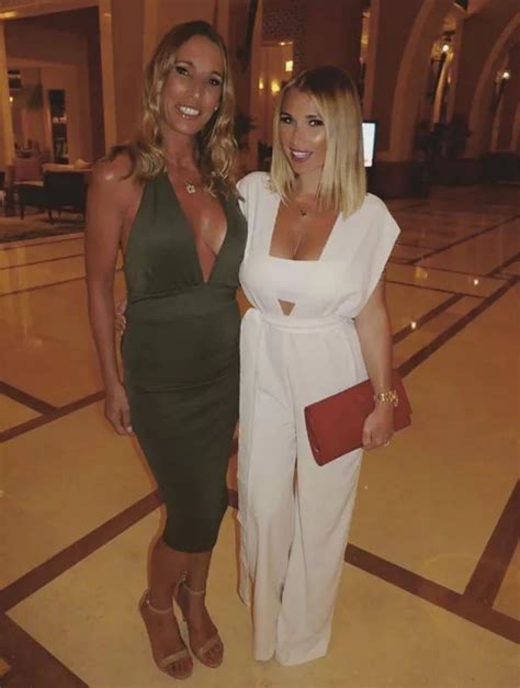 Billie Faiers Shows Off Slim Post Baby Body Again But It S Bikini Clad Mum Sue Who Is Stealing