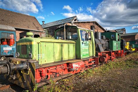 1920x1080 Wallpaper Green And Red Train Peakpx